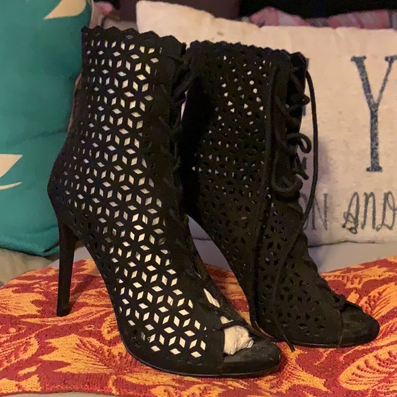 Black Peep toe front lace cut out heels/ bootie - Picture 2 of 5